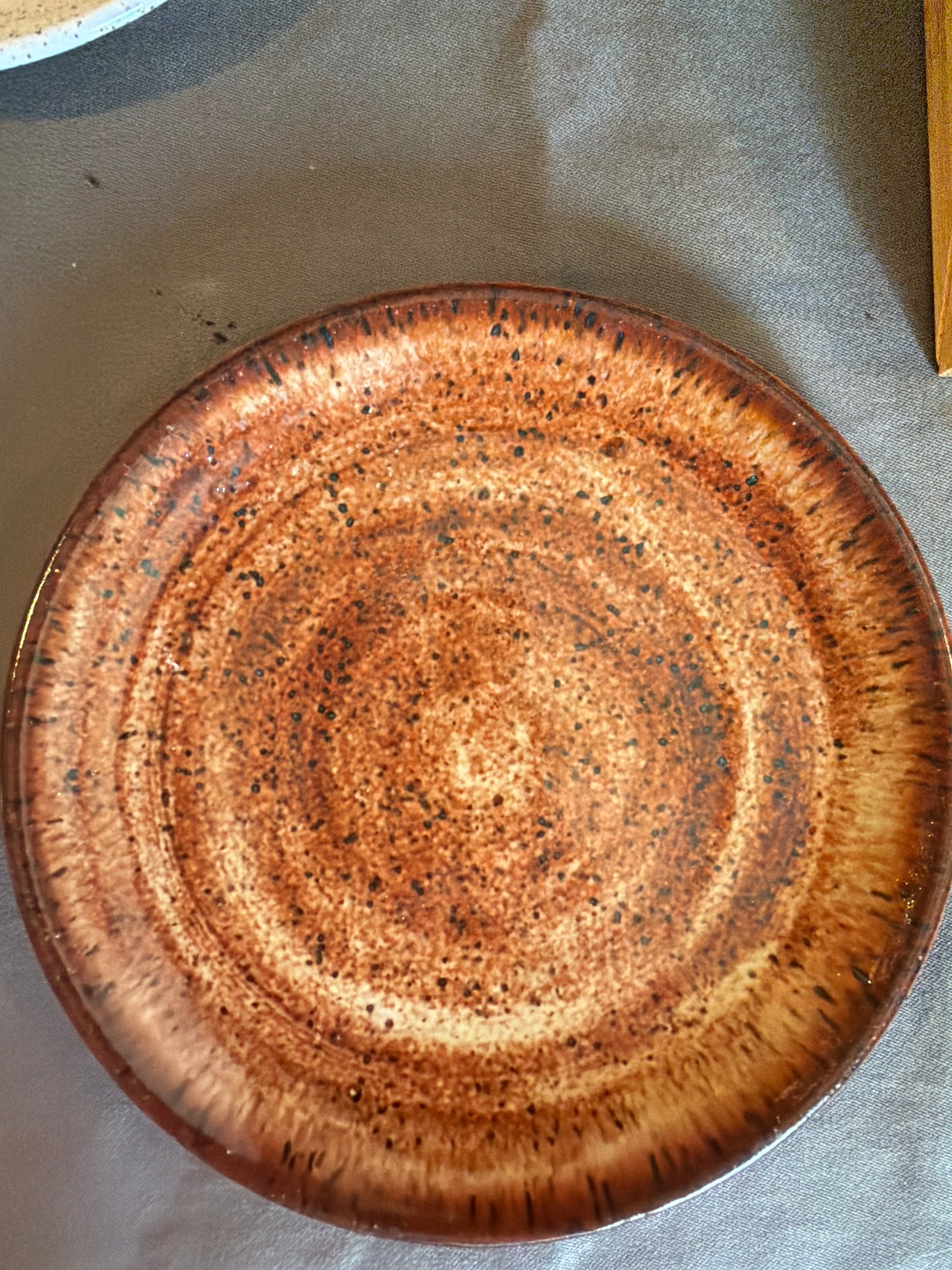 Small speckled plate