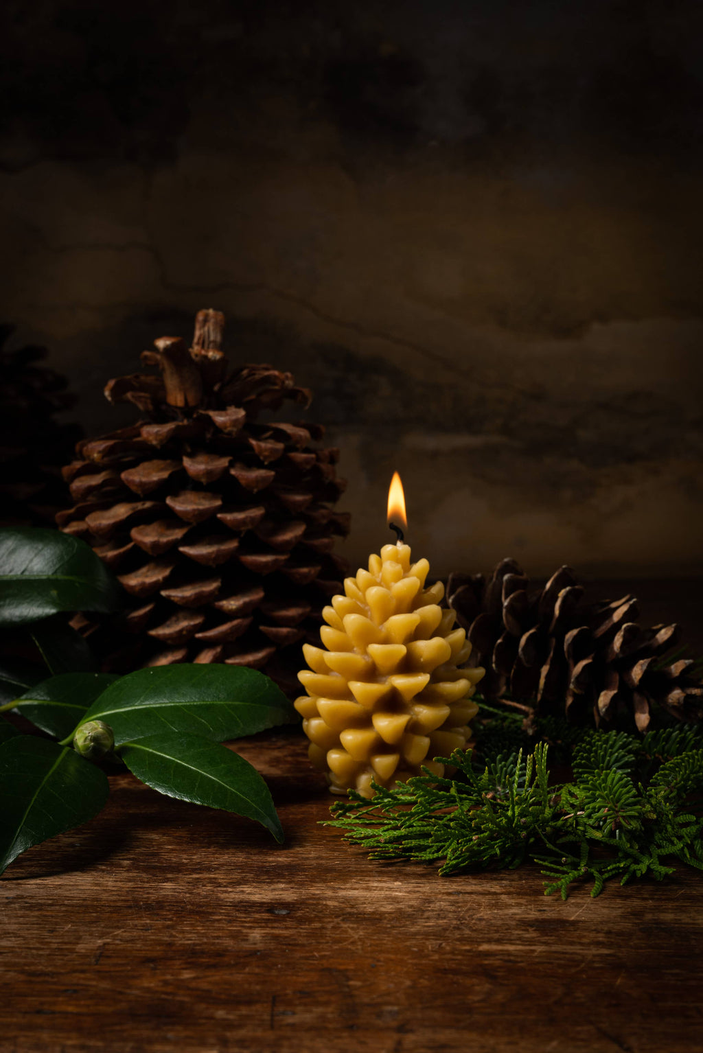 Pure Beeswax Pinecone Candle