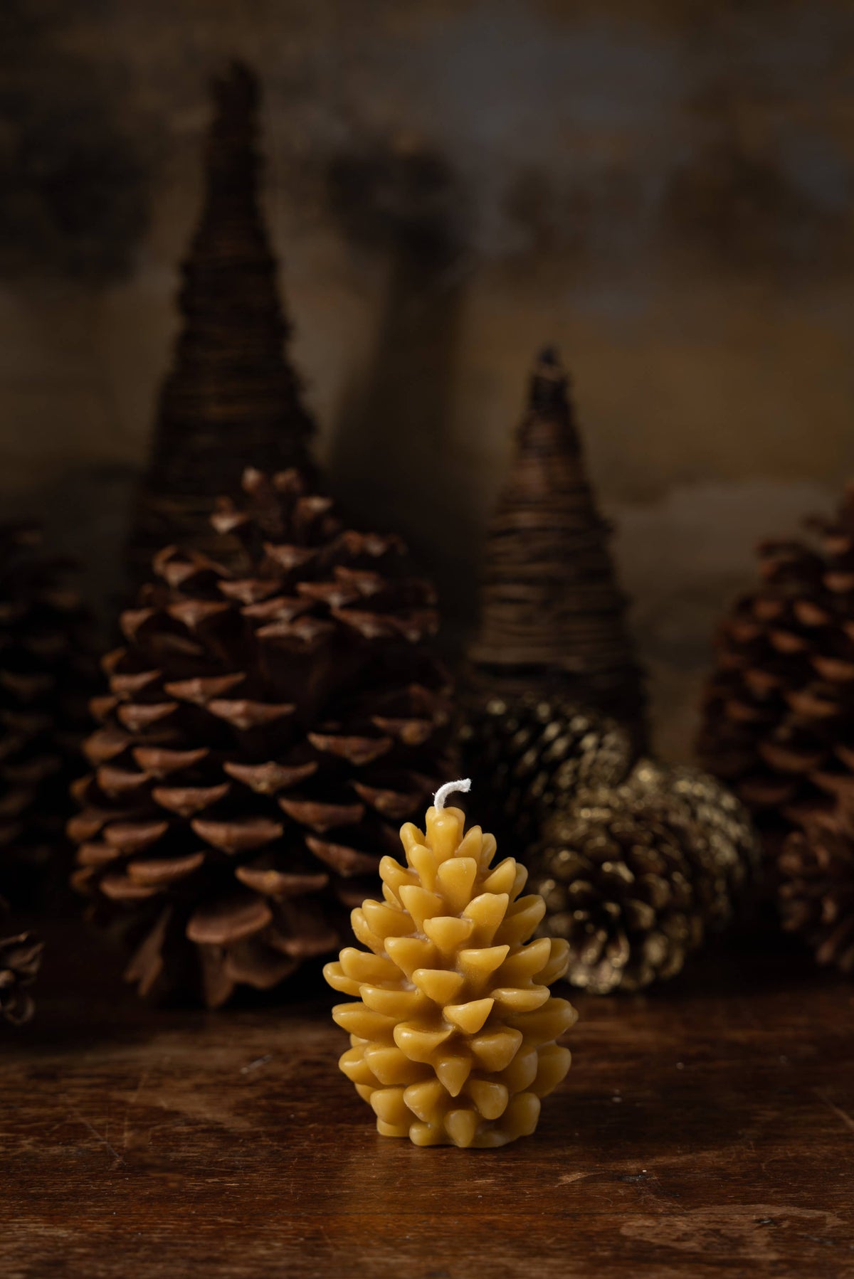Pure Beeswax Pinecone Candle
