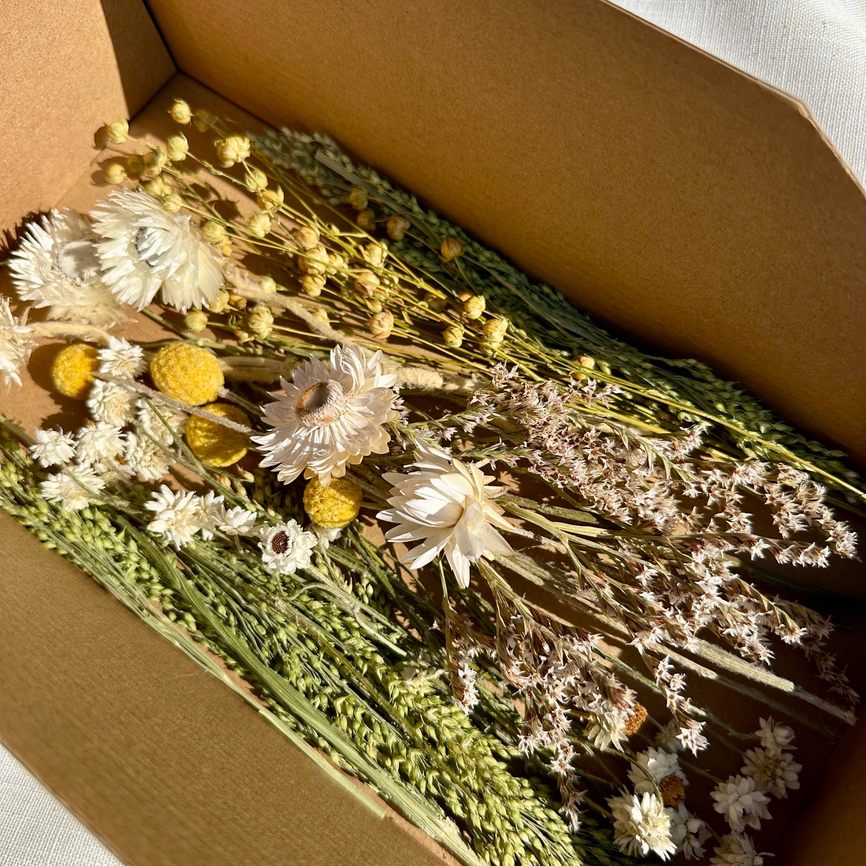 DIY Dried Floral Bouquet Kit Flower Arrangement for Bud Vase