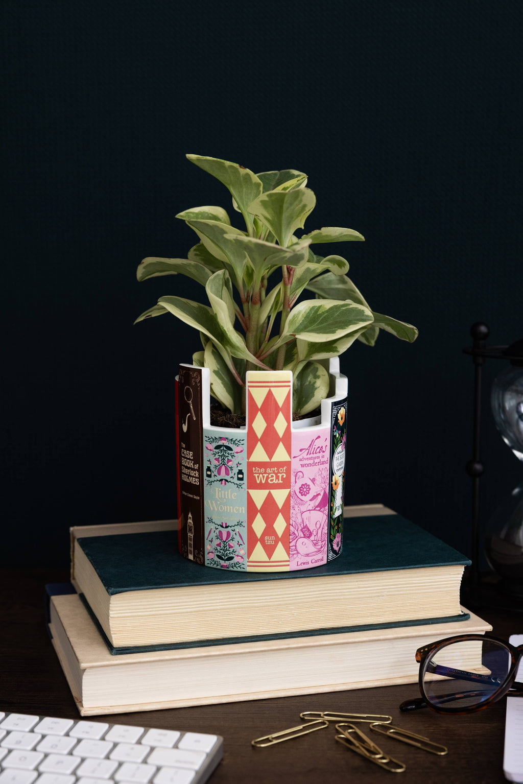 Desk Pot, Classic Books